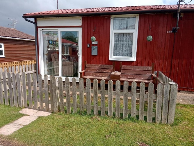 2 Bedrooms Chalet