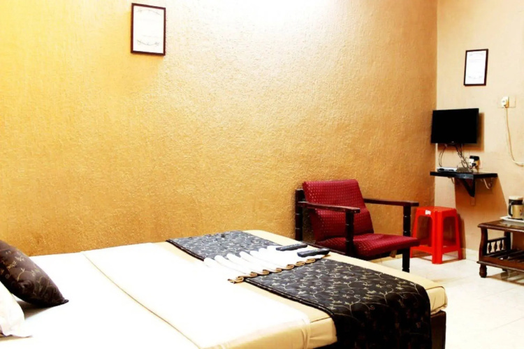 Red Palms Residency
