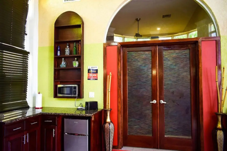 Brownstone 1