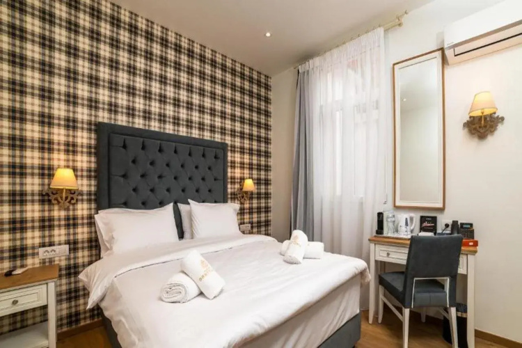 Brettania Hotel