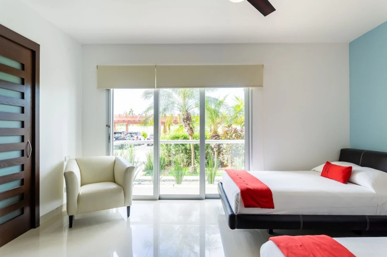 Casa Iris 2 Bedroom Condo by Redawning