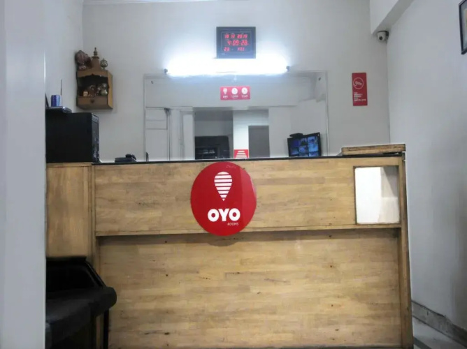 OYO 3061 Hotel De Pintu