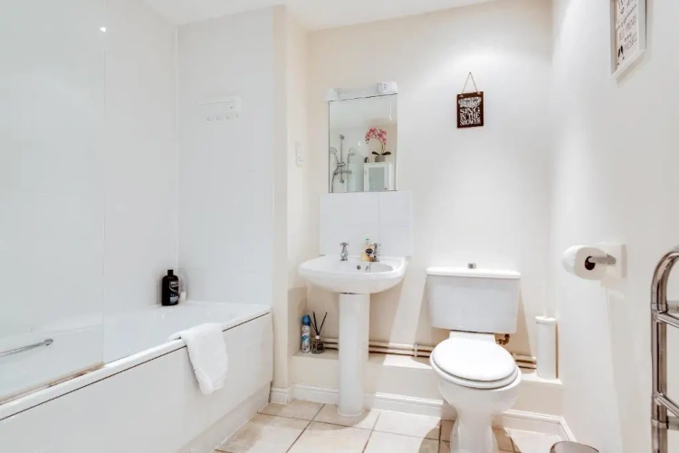2 Bedrooms Apartment