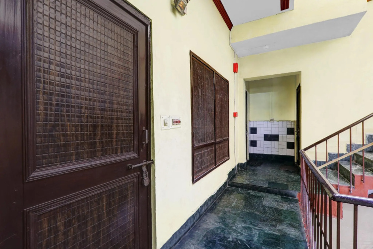 OYO 82473 Hotel Meet