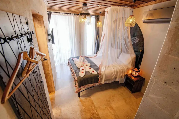 Alika Castle House