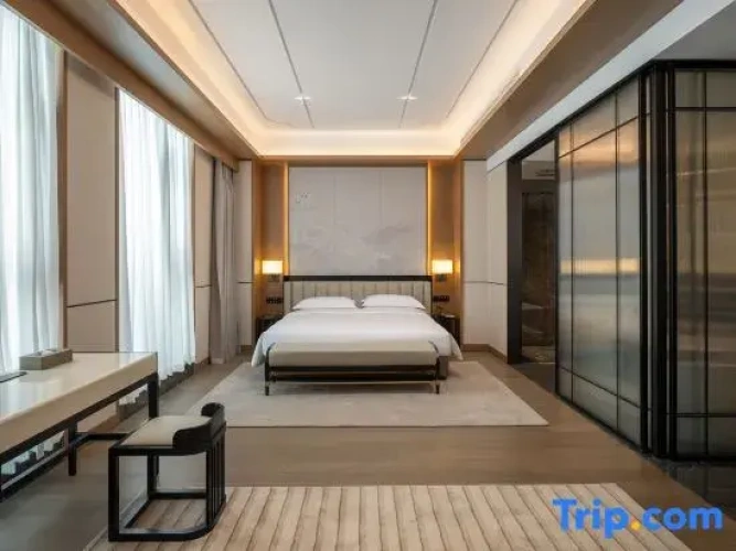 Deluxe Double Suite