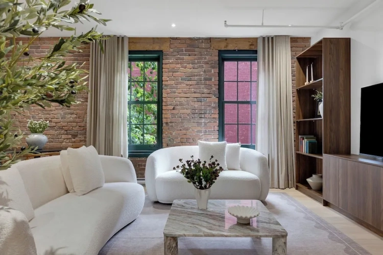 2 Bedrooms Apartment