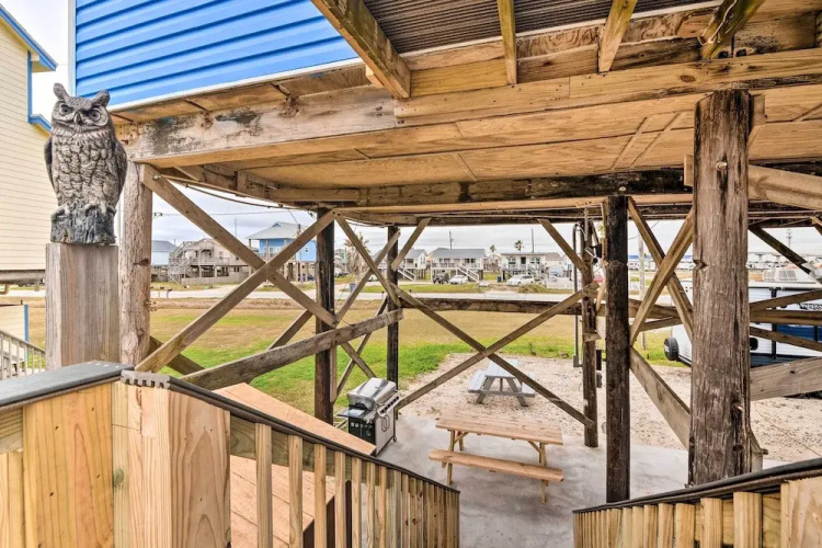 1 Block to Surfside Beach: Home w/ Deck!
