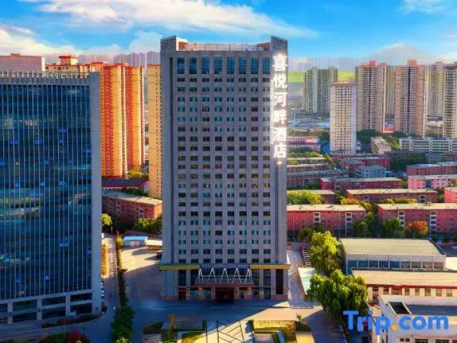 Joyful Riverside Hotel