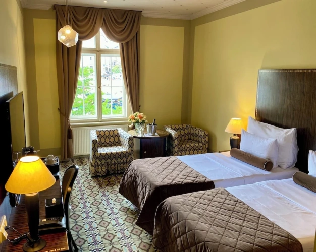 Deluxe Twin room with balcony