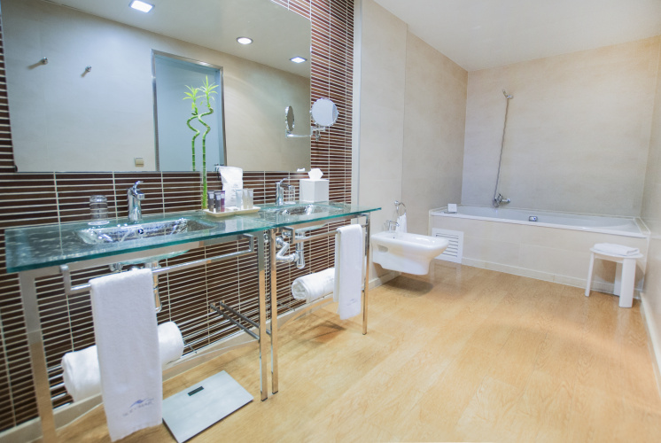 Gran Hotel Sol y Mar - The Unusual Hotel - Adults Only photo 12
