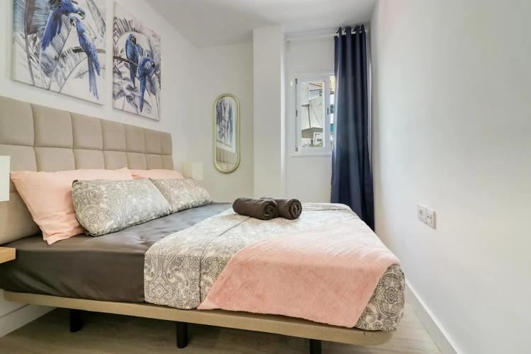 Cozy 3-bedrooms flat, main square and beachfront