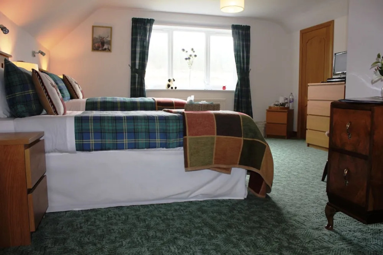 Oak Lodge