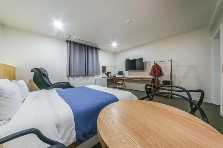 Quadruple Suite