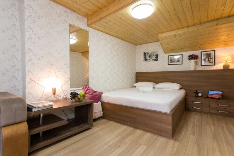 Falcon Apartments - Saperavi