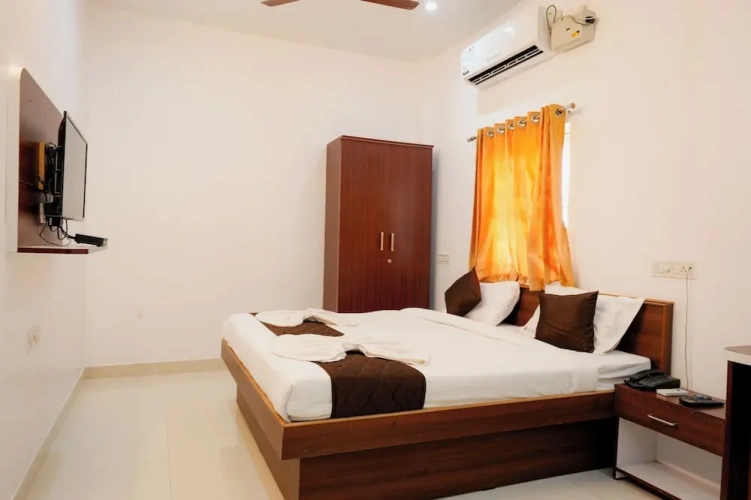 1 Bedroom Apartment with city view