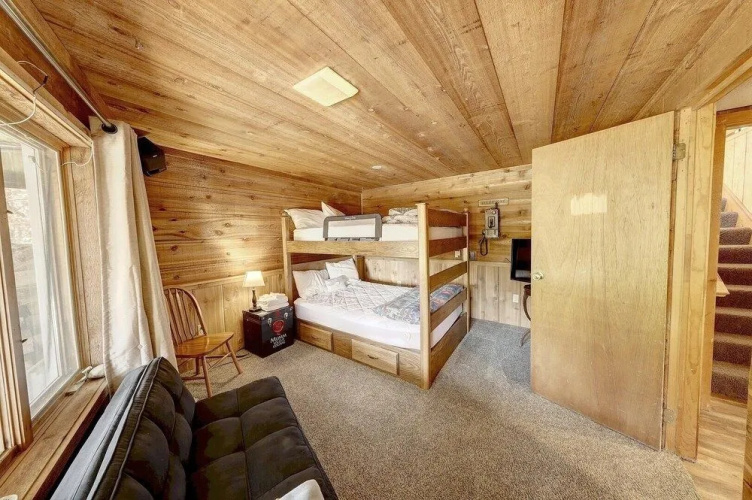 Koby 4 Bedroom Home by Redawning