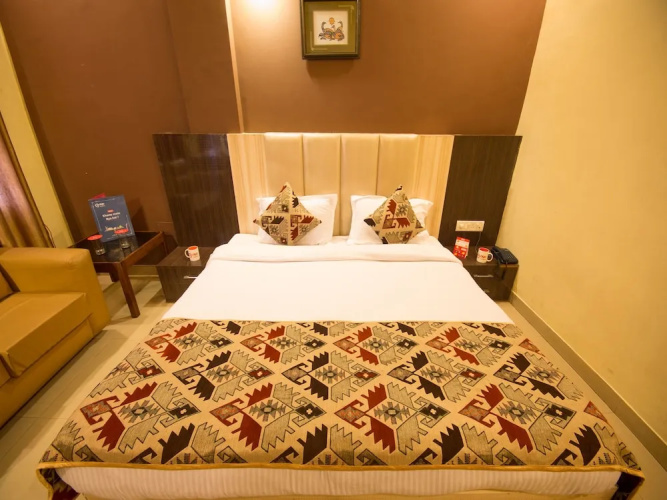 OYO 2046 President Hotel