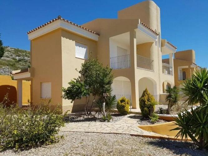 3 Bedrooms Cottage