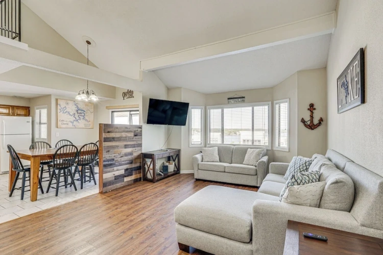 2 Bedrooms Apartment with balcony