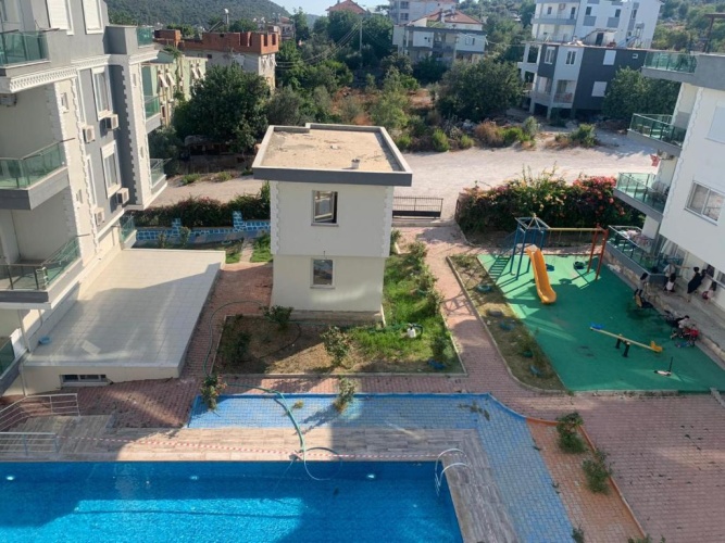 Apartment with pool view