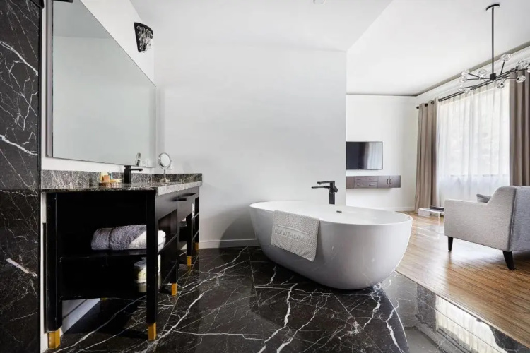 Mount Alverno Luxury Resorts