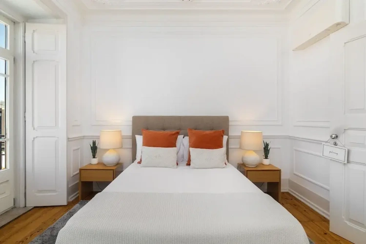 3 Bedrooms Apartment
