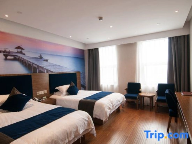 Standard Twin room with view