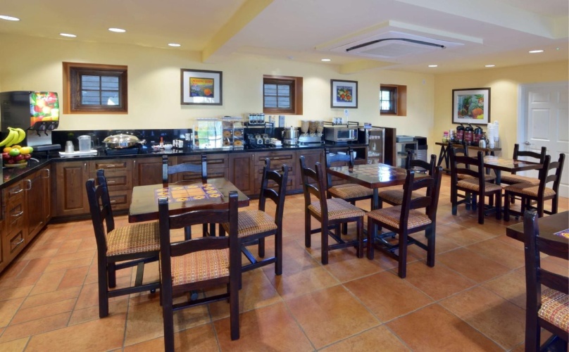 Best Western Lamplighter Inn And Suites At Sdsu photo 22