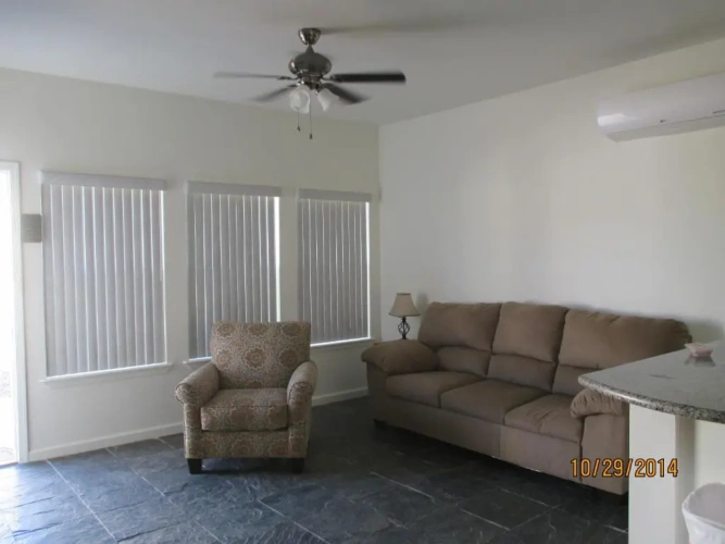 2 Bedrooms Bungalow with view