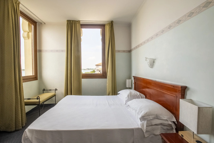 Russo Palace Hotel