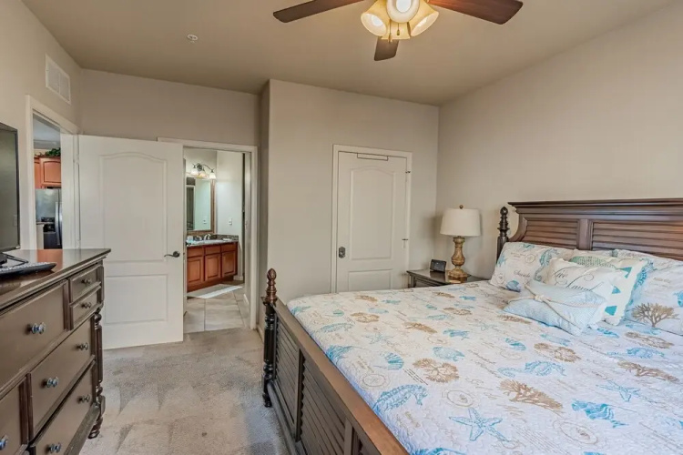 Beautiful Bella Piazza Condo