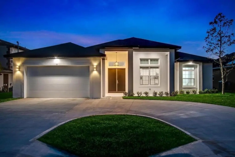 4 Bedrooms Cottage