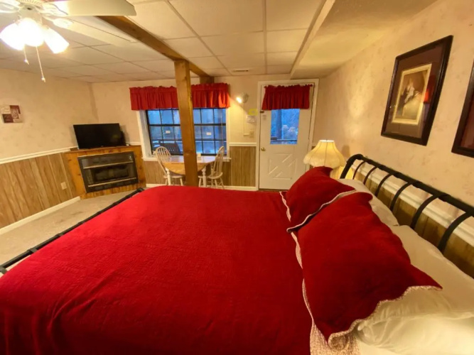 The Cascades Inn