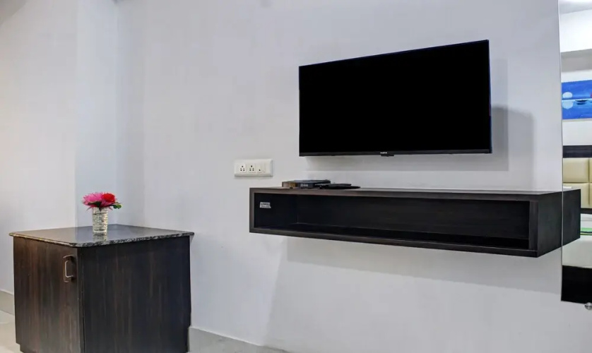 Treebo Trend Saramsa Enclave