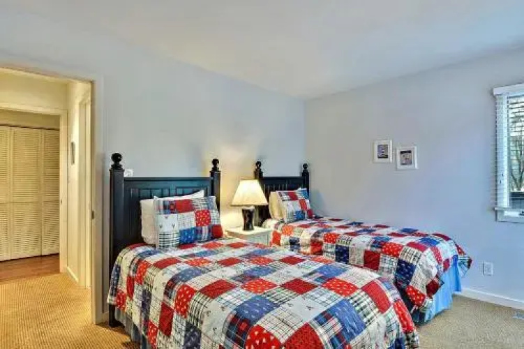 4585 Parkside Villa