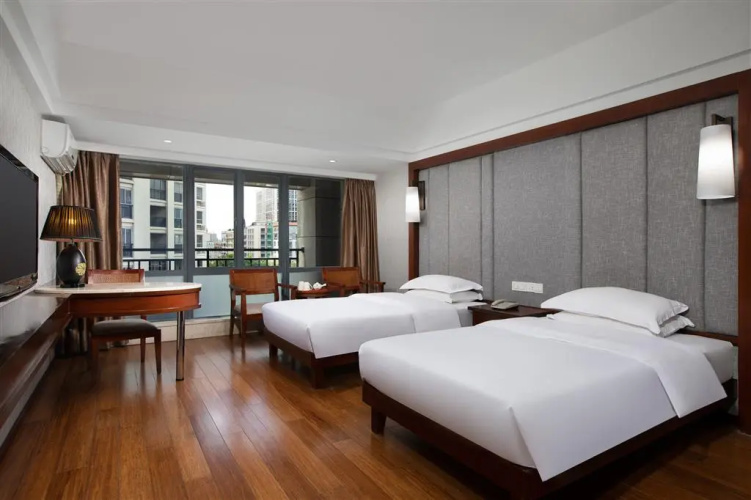 Ramada Encore by Wyndham Qionghai Downtown