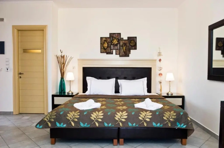 Standard Triple room with sea view