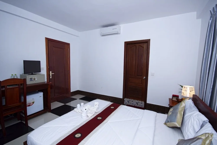 2 Bedrooms Standard Family room