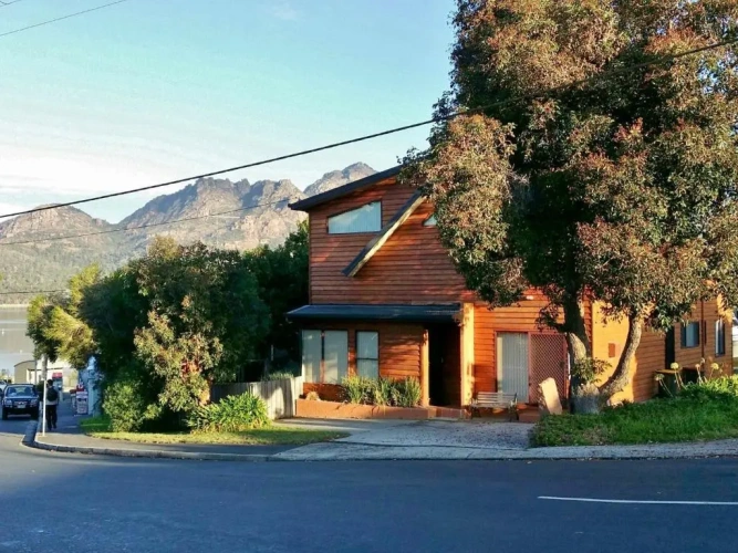 3 Bedrooms Cottage
