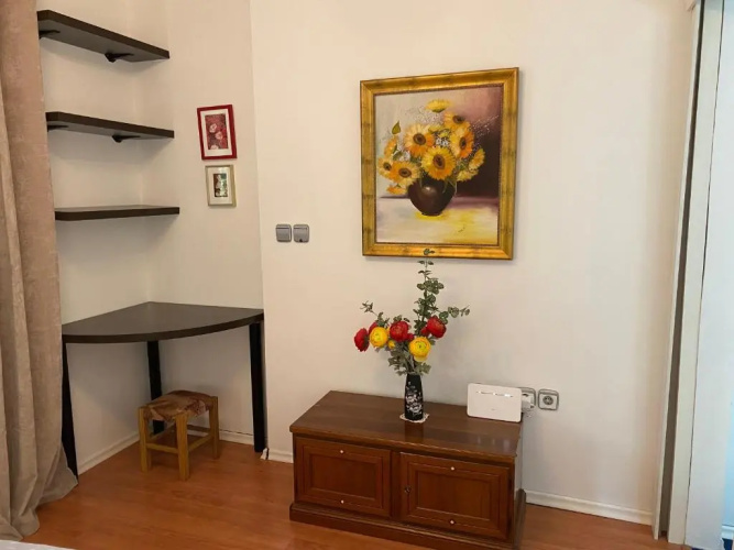 Apartment No. 9