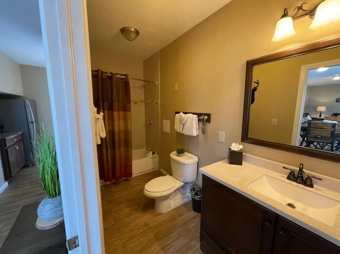 2 Bedrooms Suite with pool view