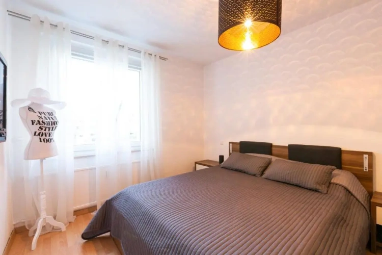 3 Bedrooms Apartment