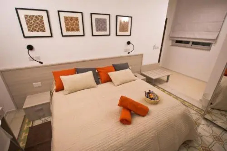Apartment 81