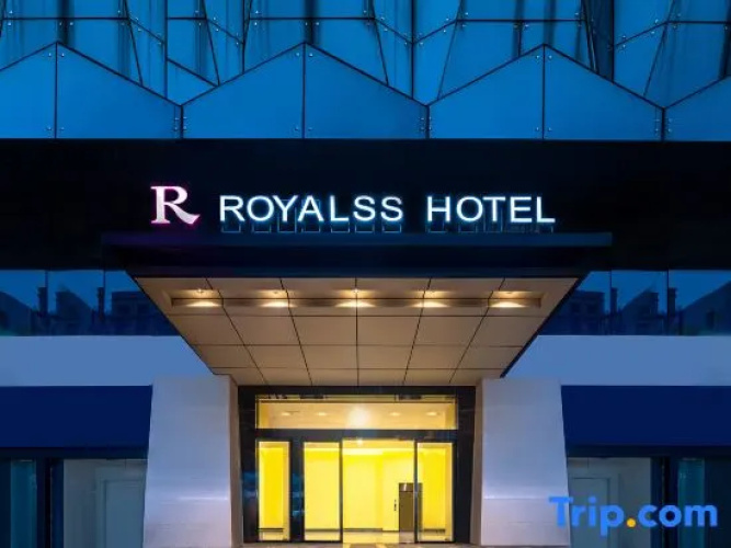 R Royalss Hotel