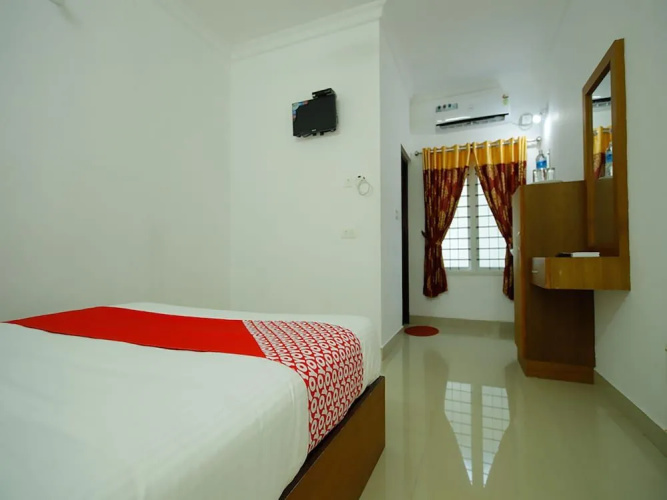 Oyo 26964 Palm View Residency