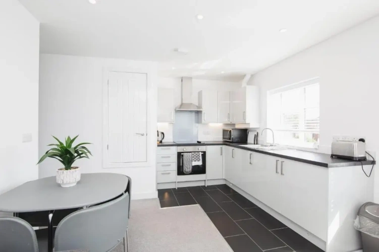 2 Bedrooms Apartment