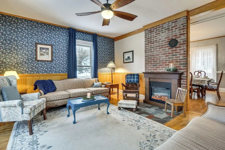 Charming Wilton Vacation Rental w/ Fire Pit