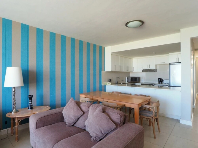 Dolphin Beach H103