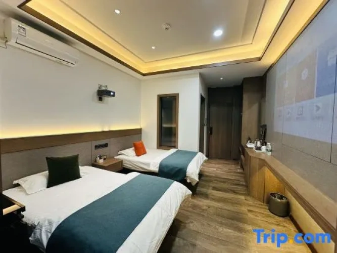 Standard Twin room with balcony and with view